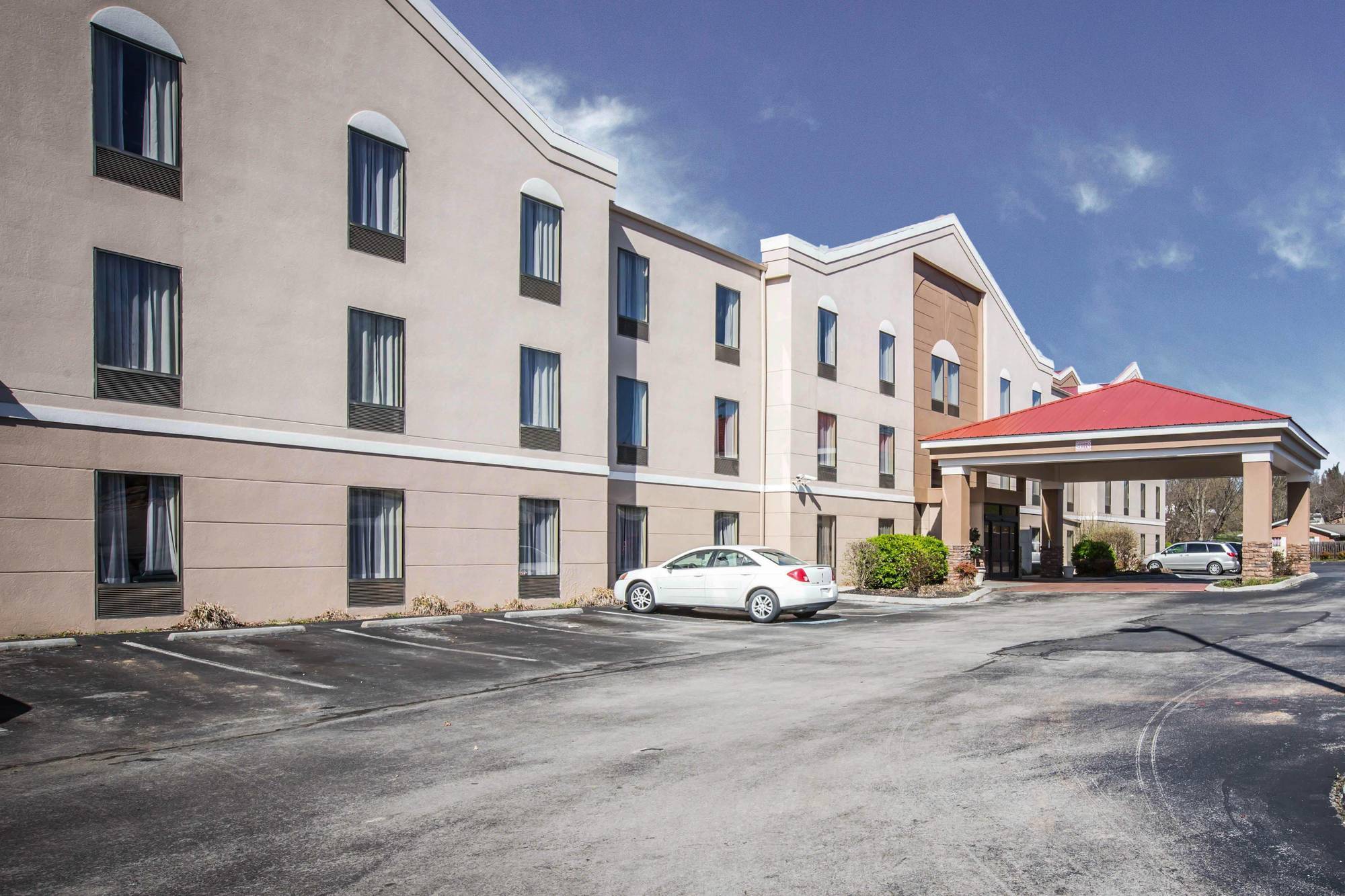 Quality Suites Morristown Exterior photo